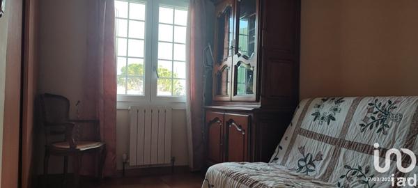 Maison traditionnelle 6 pièces de 132 m² à Caumont-sur-Durance (84510)