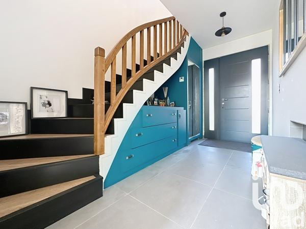 Maison 7 pièces de 160 m² à Maincy (77950)