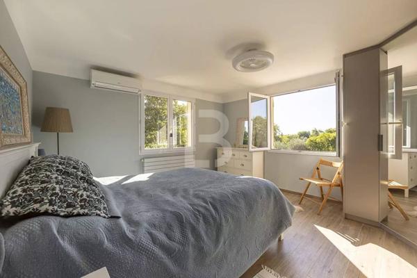 Maison parfaite a vendre! Piscine, jardin méditerranéen et maison d’amis