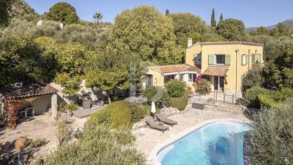 Maison parfaite a vendre! Piscine, jardin méditerranéen et maison d’amis