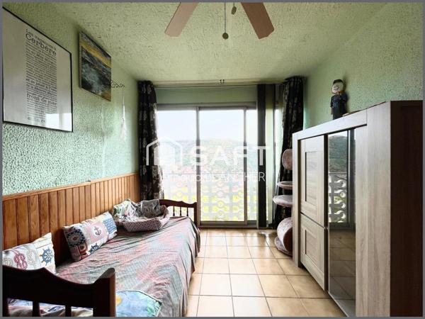 A quelques minutes de l'Espagne, charmante Villa deux faces avec vue mer et montagne dans quartier résidentiel.