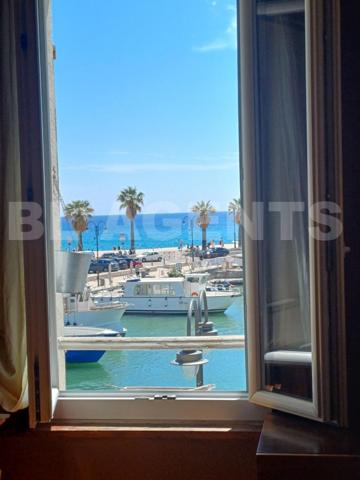 vend appartement d'exception sur le port de Cassis