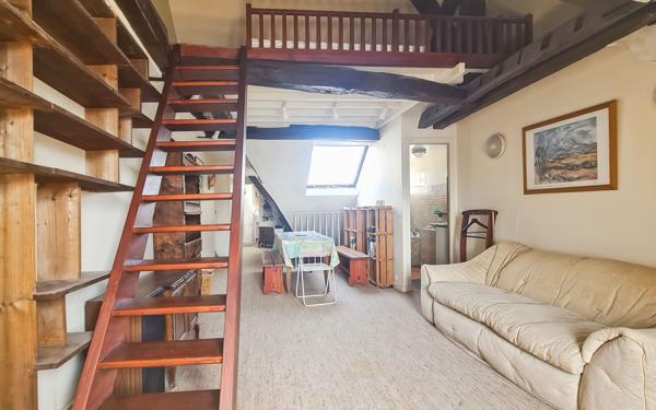 Appartement à vendre    1 pièce • 32 m2 Paris 3