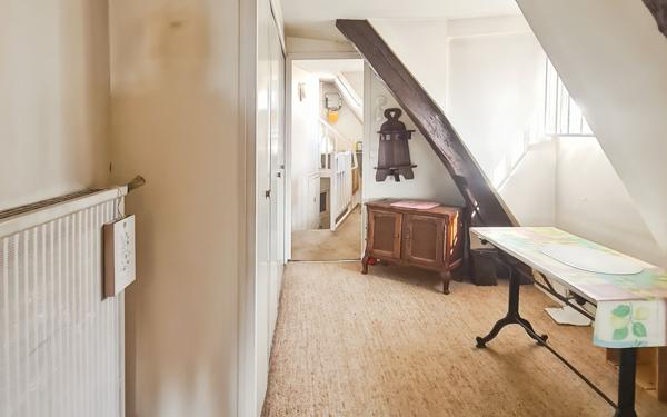 Appartement à vendre    1 pièce • 32 m2 Paris 3