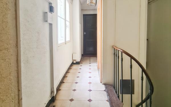 Appartement à vendre    1 pièce • 32 m2 Paris 3