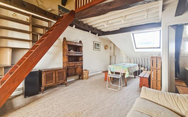 Appartement à vendre    1 pièce • 32 m2 Paris 3
