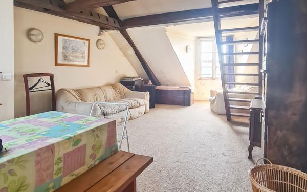 Appartement à vendre    1 pièce • 32 m2 Paris 3