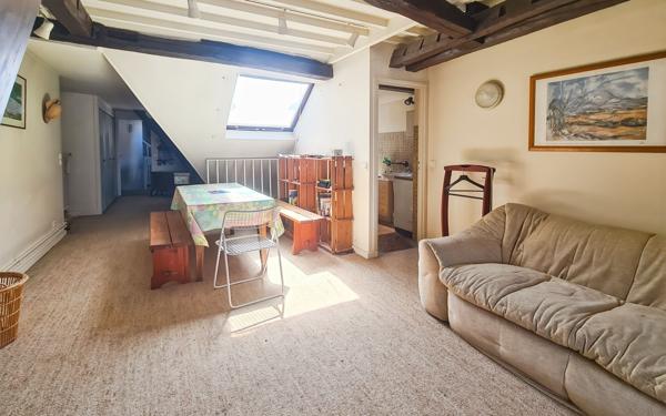 Appartement à vendre    1 pièce • 32 m2 Paris 3