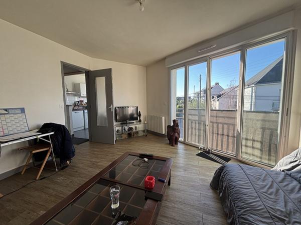 APPT DE TYPE 2 de 45 M2 avec cave / 20mn à pied du port , Vannes