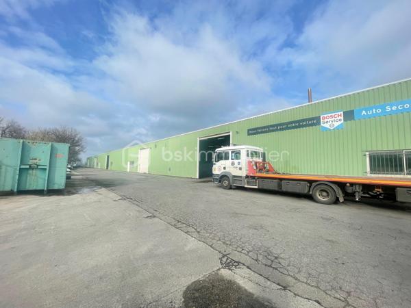 Local d'activités de 2 300 m²