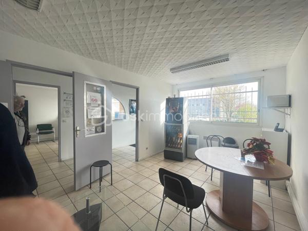 Local d'activités de 2 300 m²