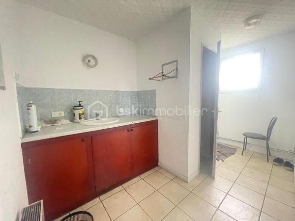 Local d'activités de 2 300 m²