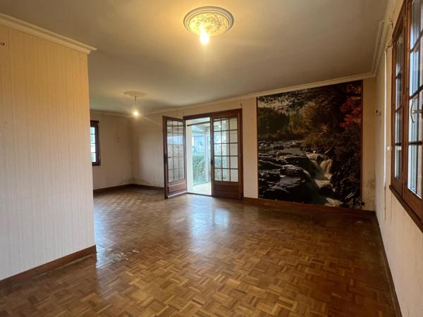 Maison à SAINT-VAAST-LA-HOUGUE, 50550 - 7 pièces 248m²