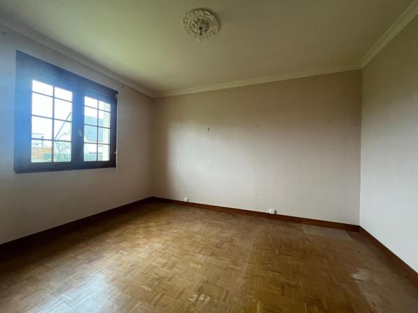 Maison à SAINT-VAAST-LA-HOUGUE, 50550 - 7 pièces 248m²