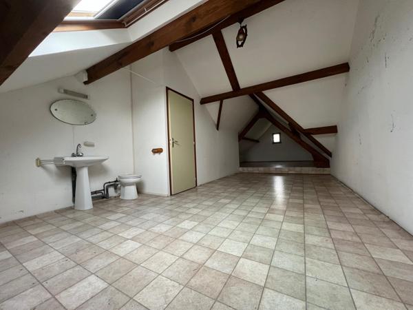 Maison à SAINT-VAAST-LA-HOUGUE, 50550 - 7 pièces 248m²