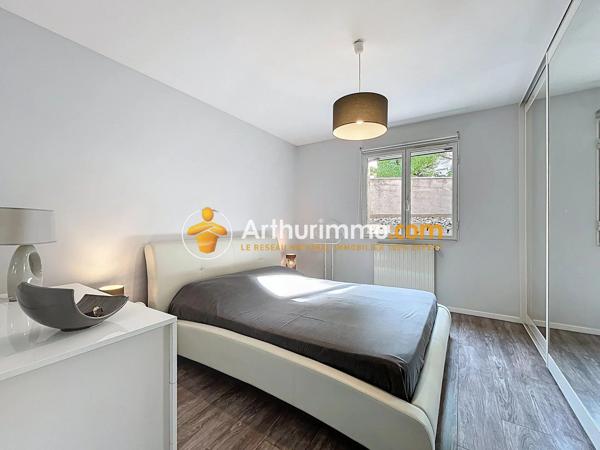 Vente                                                      Maison
                        
                     7 pièces                      205 m2                     à Bourgoin-Jallieu