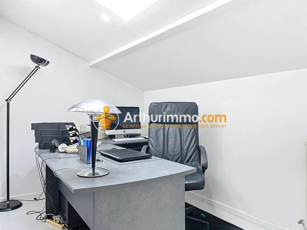 Vente                                                      Maison
                        
                     7 pièces                      205 m2                     à Bourgoin-Jallieu