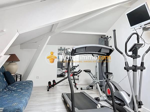 Vente                                                      Maison
                        
                     7 pièces                      205 m2                     à Bourgoin-Jallieu