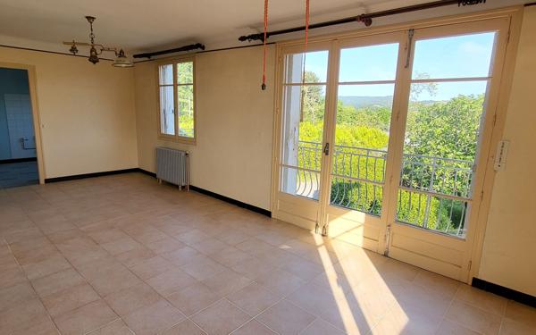 Maison à vendre    4 pièces •  Ruoms