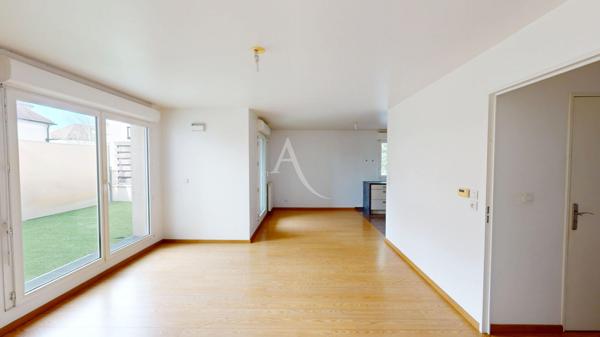 À vendre - Appartement 3 pièces avec terrasse - plus de 70 m2 - Chessy