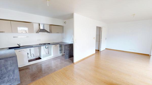 À vendre - Appartement 3 pièces avec terrasse - plus de 70 m2 - Chessy