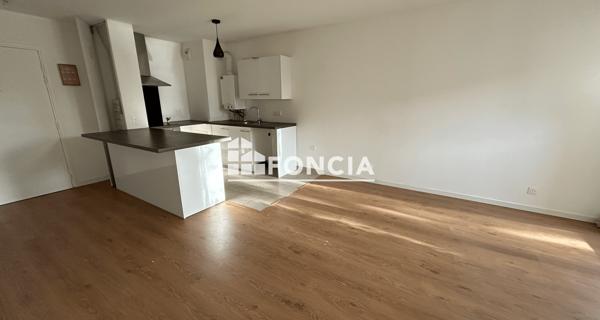 Location Appartement 3 pièces 59.42 m² - Corbeil-essonnes 91100