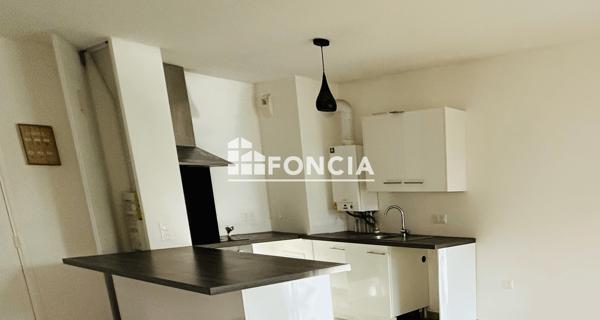 Location Appartement 3 pièces 59.42 m² - Corbeil-essonnes 91100
