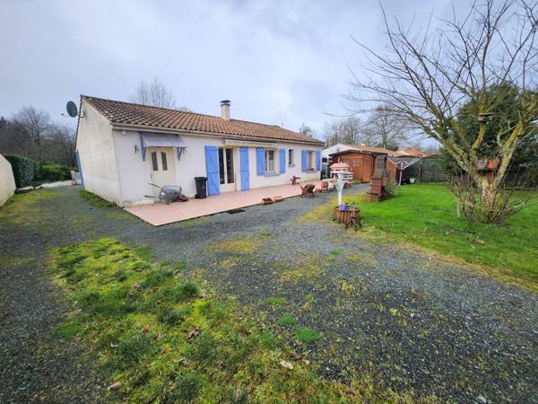 La Réorthe (85210) Maison plain-pied 3 chambres avec diverses dépendances