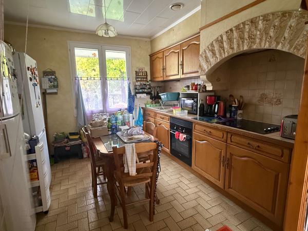 La Réorthe (85210) Maison plain-pied 3 chambres avec diverses dépendances