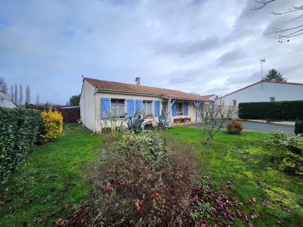 La Réorthe (85210) Maison plain-pied 3 chambres avec diverses dépendances