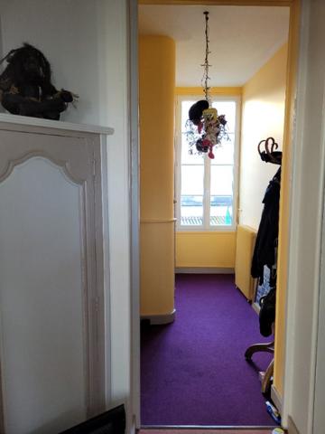 ROCHEFORT hyper  centre ville, Place COLBERT un appartement ancien de 120 m2 avec parking