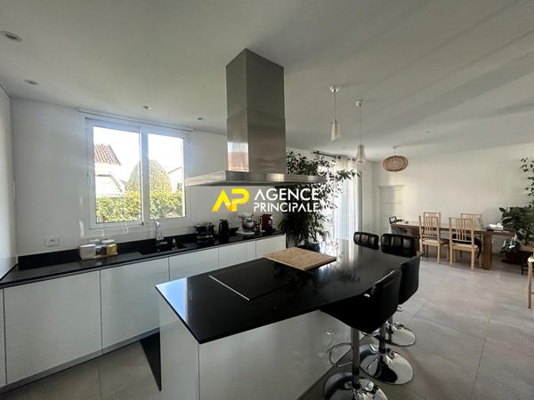 Secteur Chênes BEZONS _Maison 7 pièces 143m2 €549 000 ** - Référence 4462