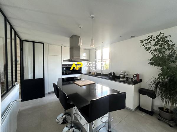 Secteur Chênes BEZONS _Maison 7 pièces 143m2 €549 000 ** - Référence 4462