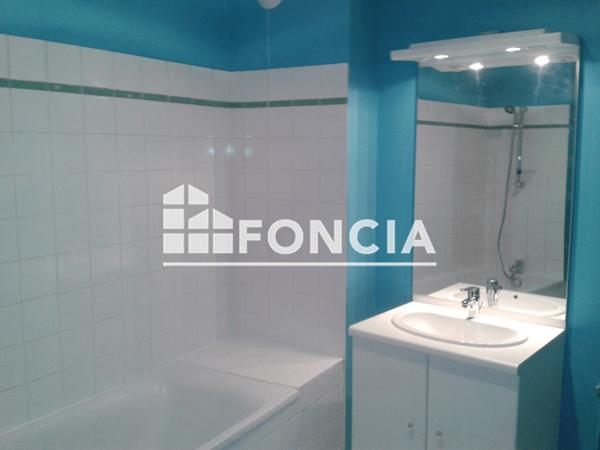 Location Appartement 3 pièces 74.27 m² - 93 RUE DU MOLINEL Lille 59000