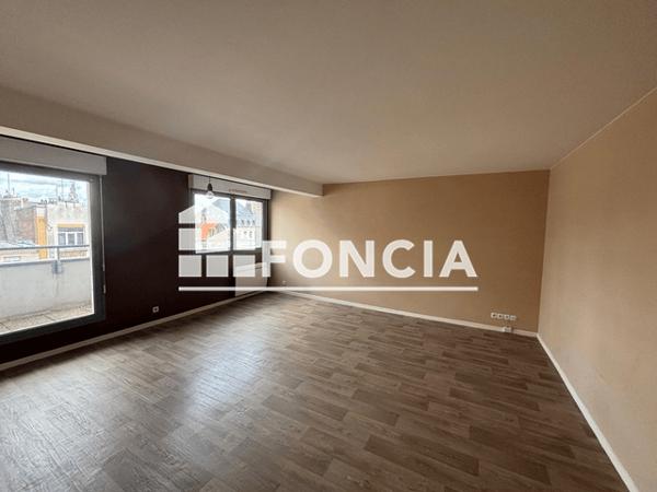 Location Appartement 3 pièces 74.27 m² - 93 RUE DU MOLINEL Lille 59000