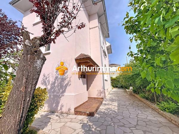 Location Appartement 4 pièces 99 m2 à Bourgoin-Jallieu