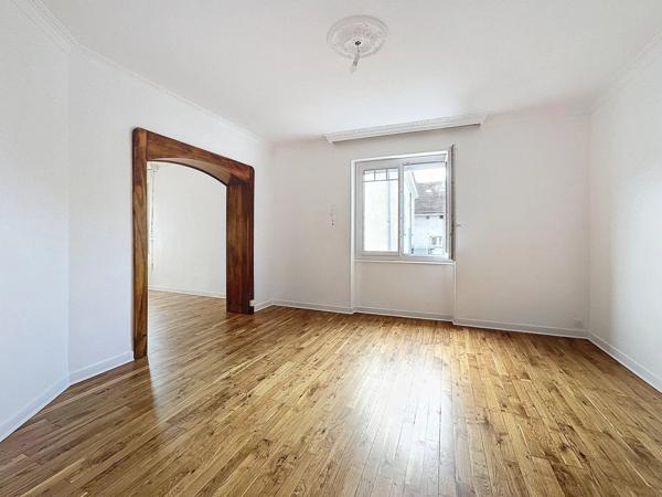 Location Appartement 4 pièces 99 m2 à Bourgoin-Jallieu