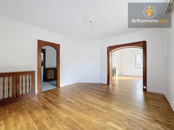 Location Appartement 4 pièces 99 m2 à Bourgoin-Jallieu