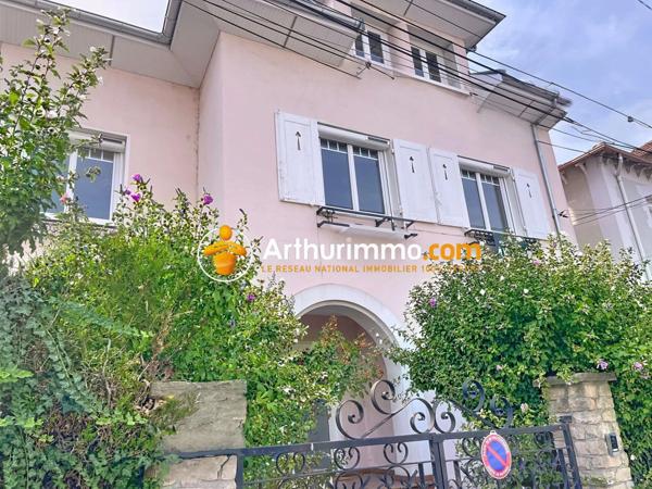 Location Appartement 4 pièces 99 m2 à Bourgoin-Jallieu