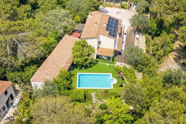 Grande propriété familiale avec piscine et dépendances - La Roquette-sur-Siagne, limite Mougins