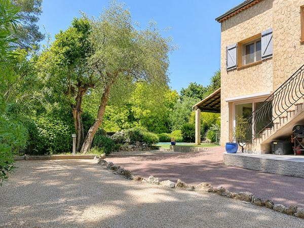 Grande propriété familiale avec piscine et dépendances - La Roquette-sur-Siagne, limite Mougins