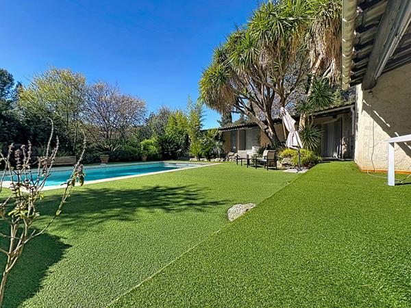 Grande propriété familiale avec piscine et dépendances - La Roquette-sur-Siagne, limite Mougins