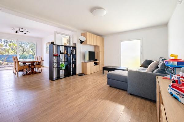 Grande propriété familiale avec piscine et dépendances - La Roquette-sur-Siagne, limite Mougins