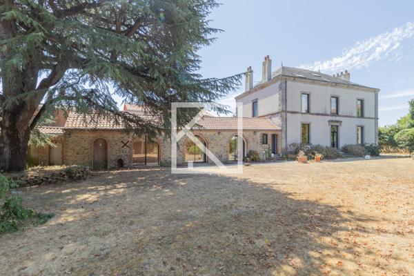 MAISON BOURGEOISE EN CENTRE-VILLE