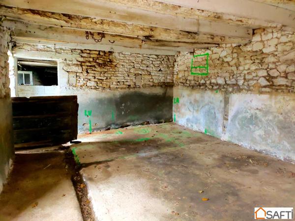 Belle longère à rénover avec Hangar et Mobil-home située au calme