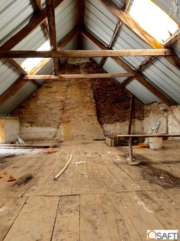 Belle longère à rénover avec Hangar et Mobil-home située au calme