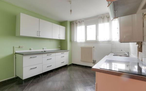 Appartement à vendre    5 pièces • 83,34 m2 Saint-Jean-de-Luz