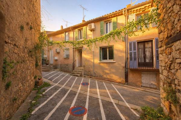 Vente                                                      Maison
                        
                     3 pièces                      65 m2                     à Gonfaron
