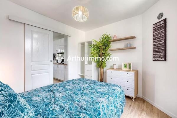 Location                                                      Appartement
                        
                     2 pièces                      26 m2                     à Corbeil-Essonnes