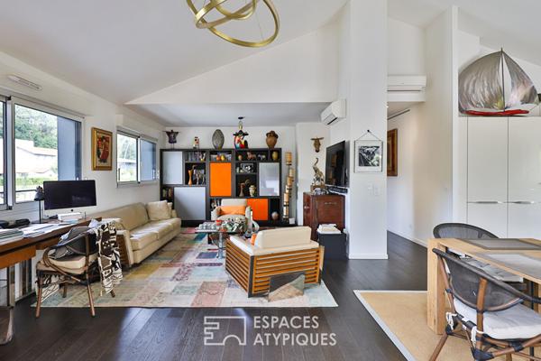 L’élégance d’un attique à Anglet, entre lumière, volumes et nature.